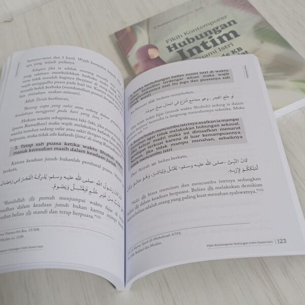 IMG_20251217_153005_311 Fikih Kontemporer Hubungan Intim Suami Istri (MuslimafiyahPublishing)