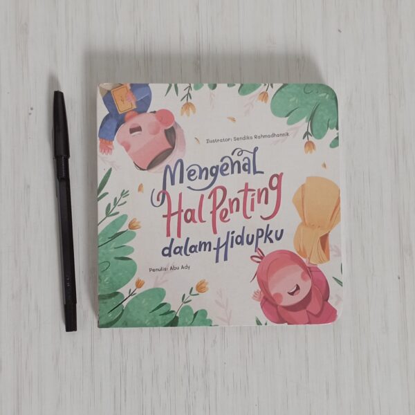 boardbook-mengenal-hal-penting-dalam-hidupku-tasmeem-1674271948664.jpg Boardbook Mengenal Hal Penting dalam Hidupku (Tasmeem)